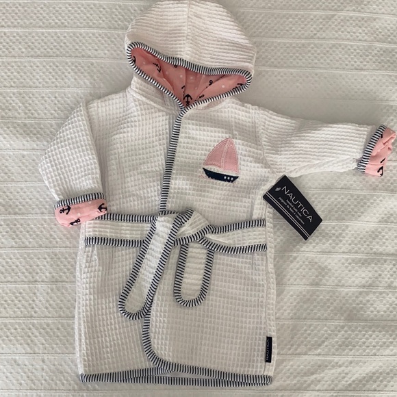NWT Nautica girls hooded bath robe 0-9 mths - Picture 1 of 6